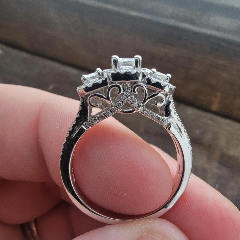 Wedding ring - Picture 3 of 11